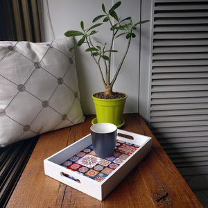 Plateau décoratif avec poignées découpées, plus durable et fiable, plateau de service en bois pour le thé et les collations, longue durée de vie, au meilleur prix - Product Image 4