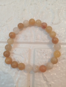 กำไลข้อมือลูกปัดดีไซน์มุกเทียมวินเทจ SM-8 จาก Amaira Jewels สำหรับผู้หญิง ชุบโรเดียมเทียม เหมาะเป็นของขวัญงานแต่งงาน - Product Image 4