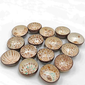 Bol en noix de coco sculpté à la main, multifonctionnel et écologique, vaisselle naturelle pour la maison, cadeau de fête, artisanat vietnamien en gros - Product Image 5
