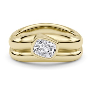 Bague de fiançailles pour femme en or 14 carats avec diamant taille coussin, sertie clos, style classique, plaqué or jaune, design géométrique - Product Image 1