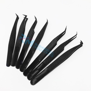 Pince à épiler anti-magnétique de précision noire Rabiamiraal Industries pour extensions de cils, pointe lisse en acier inoxydable 10 mm - Product Image 4