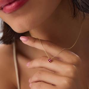 Colgante de Flor de Trébol Rubí, Collar Delicado de Lujo, Piedra de Nacimiento de Julio, Plata de Ley 925, Chapado en Oro de 14K, Joyería Fina, Regalo para Fiesta - Product Image 2