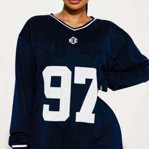 Camiseta de fútbol americano unisex personalizable, estilo hip hop, malla deportiva, 100% poliéster, corte holgado, hombros caídos, ropa deportiva. - Product Image 2