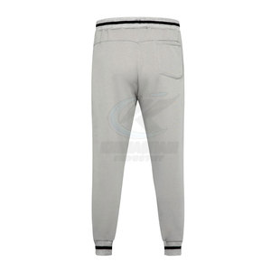 Vêtements de sport pour homme en tissu durable, confortable et respirant, coupe classique, pour l'hiver, en vente - Product Image 6