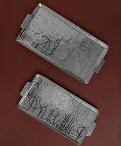 Bandeja Rectangular de Metal Plateado de Lujo al por Mayor, Plato para Hotel con Elegante Diseño Abstracto y Asas Laterales - Product Image 1