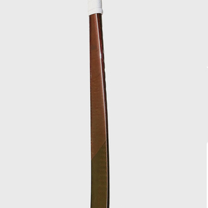 Bâton de hockey sur gazon léger, conçu pour des mouvements rapides, un contrôle de balle supérieur et des performances cohérentes sur les terrains de jeu - Product Image 3