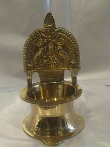 Lampe à huile en laiton Diya Deepak au design unique, idéale pour les célébrations de Diwali, les événements religieux, la décoration intérieure et les occasions festives – Offre Spéciale - Product Image 4