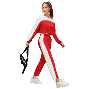 Conjunto Deportivo de Dos Piezas Personalizado para Mujer, Pantalones Deportivos con Rayas Laterales y Sudadera Corta, Ropa Deportiva Informal - Product Image 2