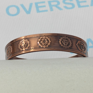 Bracelet magnétique en cuivre antique Sept Chakras, triple rangée d'aimants pour le soutien articulaire, l'équilibre énergétique et la récupération - Product Image 2