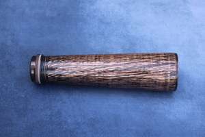 Botella Piramidal de Cobre con Tallado Antiguo (Cruzado) - Product Image 3