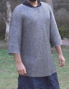 Hauberk de malla de acero dulce hecho a mano con anillos planos remachados, camisa de armadura de caballero para recreación histórica, cosplay y feria renacentista - Product Image 2