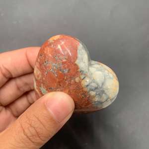 Pierre précieuse en jaspe Maligano indonésien naturel, forme de cœur, polie et lisse, multicolore, pour la décoration, la collection et la méditation - Product Image 1