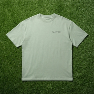 เสื้อยืดผู้ชายสีเขียวเซจ คอกลม แขนสั้น ทรงโอเวอร์ไซส์ พิมพ์ลายตัวอักษรแบบมินิมอล เสื้อผ้าลำลองสไตล์สตรีทแวร์ - Product Image 5
