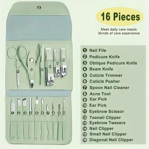 Ensemble de 16 pièces de manucure et pédicure en acier inoxydable de qualité supérieure, style classique, avec lime à ongles à lame biseautée, cure-oreille et ciseaux - Product Image 5