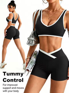 Ensemble de sport pour femme : short taille haute croisée et débardeur moulant dos nu contrastant, idéal pour la course, le fitness et le yoga - Product Image 1