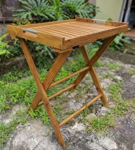 Plateau en bois de teck avec pieds de commodière, fabriqué en Indonésie - Product Image 1