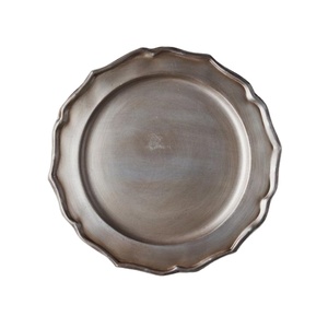 Plato de Metal Estilo Floral Antiguo, Apto para Lavavajillas, 13 Pulgadas, Redondo, de Grado Alimenticio, Sostenible y No Tóxico - Product Image 1