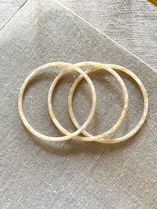 Fournisseur d'accessoires modernes, grossiste en bijoux fantaisie, fabricant de bracelets pour femmes, bracelets en acrylique en gros, artisanat en résine coloré - Product Image 3