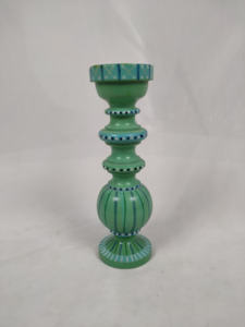 Un portavelas de madera es una pieza de decoración para el hogar bellamente elaborada que añade calidez y encanto a cualquier espacio. - Product Image 5