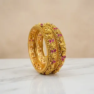 Magnifiques bracelets Patla en laiton plaqué or, style ouvrable, bijoux ethniques indiens classiques pour femmes, fiançailles - Product Image 1