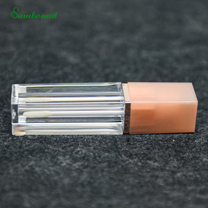 Tubes de gloss à lèvres de luxe personnalisés de haute qualité en gros, 5 ml, PET avec couvercle doré, logo personnalisé pour fabricant de cosmétiques, meilleur prix OEM - Product Image 4