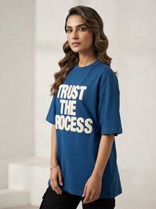T-shirt pour femme à impression en relief, coupe oversize, col rond, manches courtes, en coton premium, style streetwear, épaules tombantes - Product Image 3