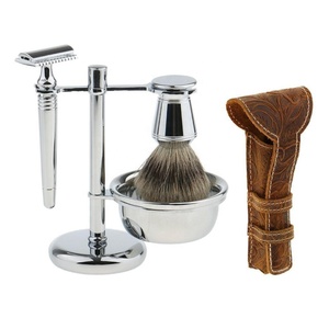 Kit de afeitado para hombre con cepillo de pelo sintético, mango de madera y estuche de cuero, el más vendido. - Product Image 5