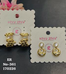 Boucles d'oreilles clous tendance en acier inoxydable plaqué or avec diamants américains pour femmes – Vente en gros - Product Image 2