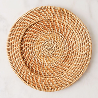 Assiette de présentation en rotin faite à la main en gros Réglage de table léger rustique naturel parfait pour l'industrie hôtelière