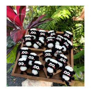 Llavero de hilo tejido a mano, colgante de ganchillo para bolso con mini muñeca, accesorio de lana suave, bonito regalo de recuerdo para tiendas boutique y mayoristas - Product Image 2