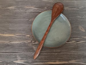 Nouveauté : Cuillère de cuisine universelle en bois d'acacia sculpté à la main, ustensile de cuisine en bois d'Inde - Product Image 3