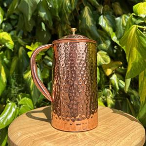 Carafe en cuivre pur de qualité supérieure avec couvercle, propriétés ayurvédiques antibactériennes, élégante et durable, ustensile de cuisine disponible à la vente - Product Image 4