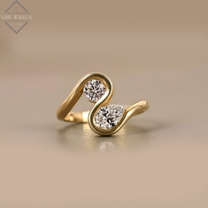 Anillo de Eternidad de Diamantes en Zigzag de Lujo en Oro Amarillo con Piedra Redonda, Anillo de Boda Chevron, Joyería para Mujer, Regalo - Product Image 1
