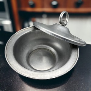Elegante Cacerola Clásica de Acero Inoxidable |   Acabado Pulido Resistente a la Oxidación para Todas las Estufas, para Cocinar Diariamente, Mesa de Almacenamiento y Servicio - Product Image 2