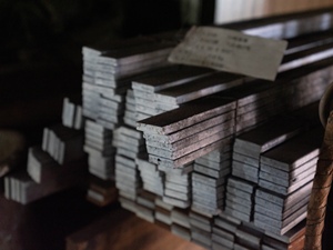 Cuchillo de Cocina Gyuto Tosa-uchihamono con Hoja de Acero al Carbono, Mango de Madera, Ecológico, Ambidiestro, Forjado - Product Image 6