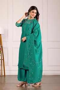 Conjunto de Kurti Anarkali de Diseño en Viscosa y Seda Mango con Bordado Intenso – Colección de Exportación Global - Product Image 3