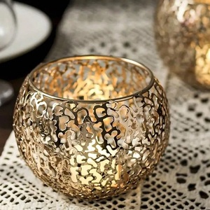 Portavelas Metálico Decorativo para el Hogar, con Acabado Antiguo Elegante, para Iluminación y Decoración - Product Image 2