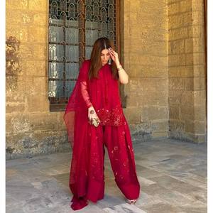 Conjunto Elegante de Top, Pantalón y Dupatta de Chifón XL de SRK Designer con Bordado de Lentejuelas - Product Image 4