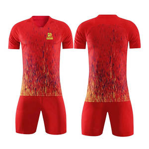 Uniforme de football personnalisé imprimé pour hommes adultes, 100% polyester, séchage rapide, respirant, vêtements d'équipe - Product Image 1