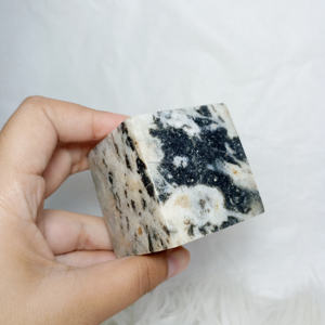 Venta al por mayor de alta calidad Natural Indonesia cebra piedra Cubo de PIE forma piedras preciosas artesanía curación cristal 5 cm - Product Image 1