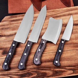 UA Supplies – Ensemble de 4 couteaux de chef japonais, lame en acier Damas, manche en bois, forgés à la main, finition polie, couteaux de 6 à 7,9 pouces - Product Image 3