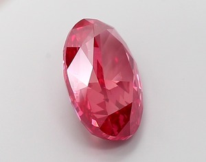 Diamant CVD de laboratoire de luxe, de forme ovale modifiée, rouge vif fantaisie, 7,48 carats, clarté VS2, polissage excellent, diamant non monté - Product Image 4
