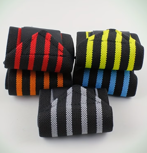 Correas de Muñeca Premium para Levantamiento de Pesas y Entrenamiento en Gimnasio, Correas de Soporte Ajustables con Cierre Seguro de Gancho y Bucle - Product Image 3