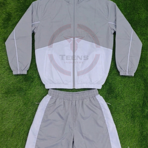 Ensemble de survêtement rose à capuche pour femme, léger en polyester, décontracté, avec short, couleur unie, fermeture éclair, coupe ample - Product Image 2