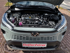 Toyota Corolla Cross 20 Comfort Style FWD SUV, voiture familiale fiable, économique en carburant, crossover au design moderne - Product Image 6