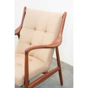 Fauteuil d'appoint en bois de noyer de luxe, siège rembourré en cuir gris capitonné pour salon, villa, hôtel PISANO - Product Image 5