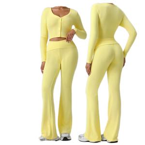 Conjunto de Yoga de 2 Piezas para Mujer al por Mayor: Leggings Acampanados de Cintura Alta Transpirables de Manga Larga con Logo Frontal para Fitness y Entrenamiento en Gimnasio - Product Image 1