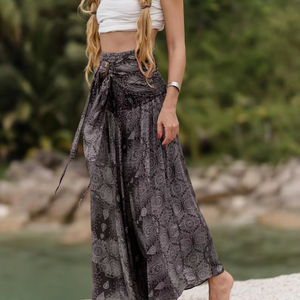 Falda y Vestido Maxi Bohemio Negro Lamai con Estampado de Mandala, Ropa Casual Cómoda para Festivales y Playa - Product Image 1