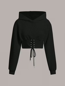 Haut court à capuche personnalisé pour femme, pull décontracté respirant avec laçage frontal, couleur unie, idéal pour l'automne - Product Image 4