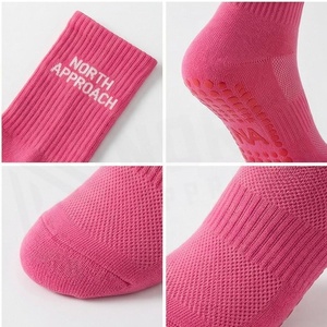 Chaussettes de sport respirantes bleues à motif géométrique pour adultes – Collection Printemps - Product Image 4